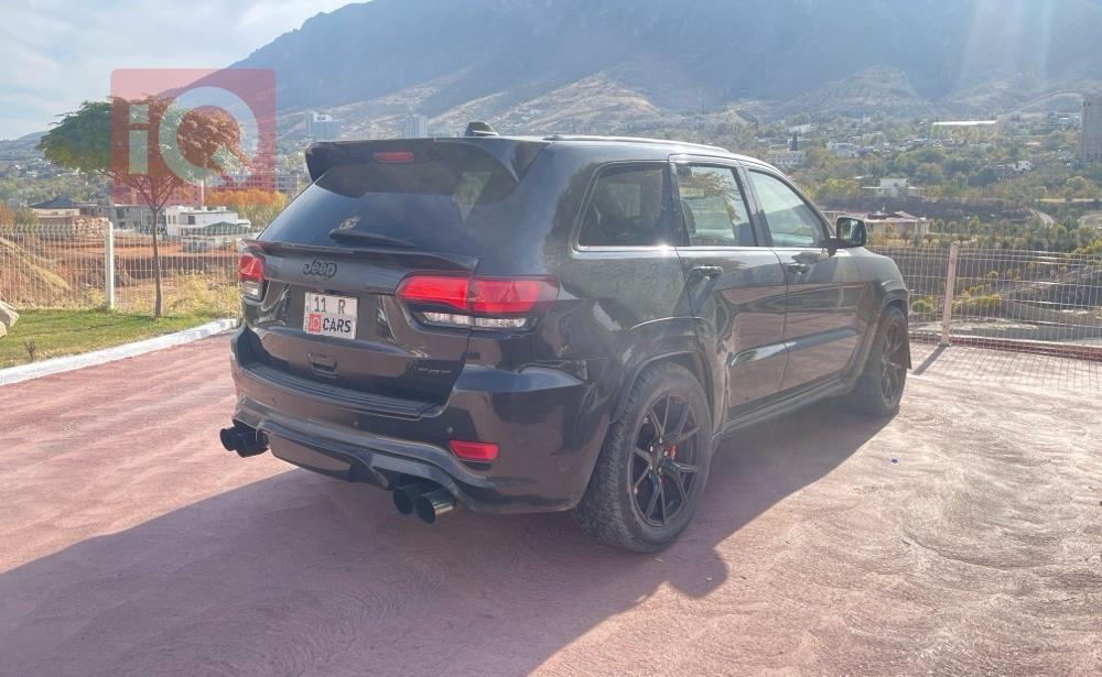 جیپ گراند شیرۆکی